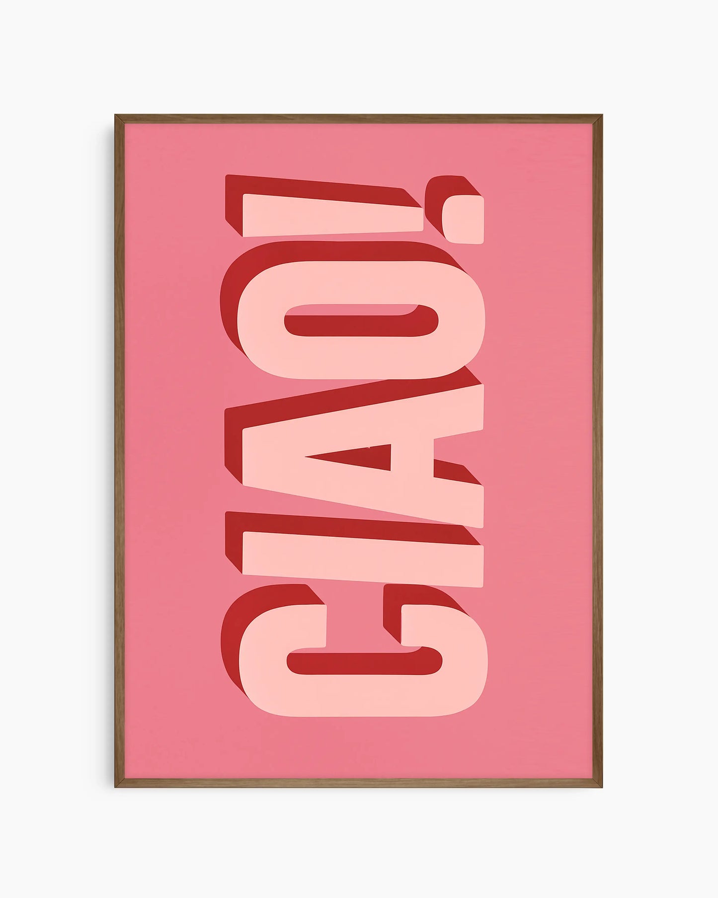 Barnrumstavla med "CIAO!" i rosa och rött på rosa bakgrund, inramad i träram i mörk ek. En modern och glad detalj som lyfter rummet.