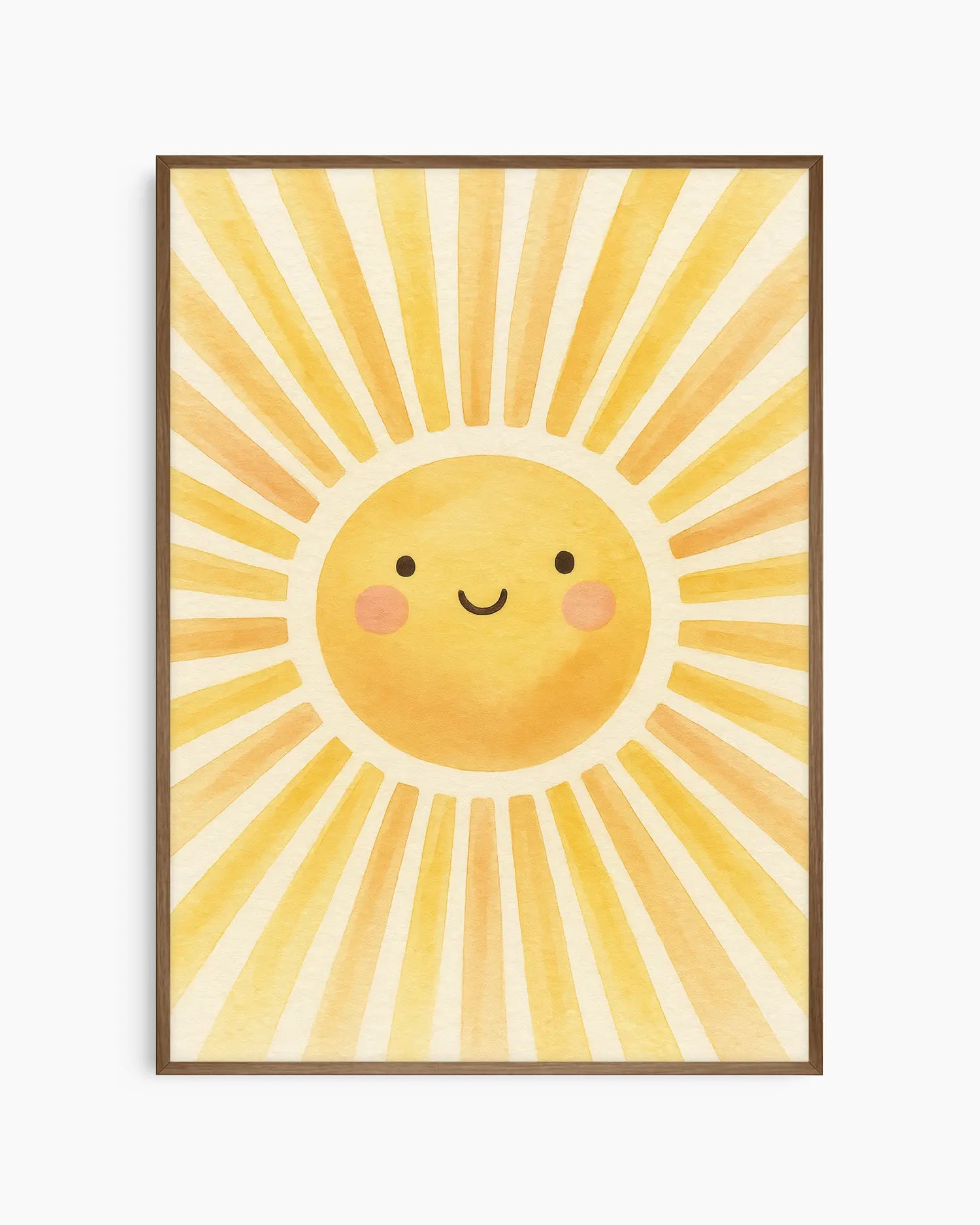 Barnrumstavla med en glad sol i mjuka gula toner och strålande solstrålar, inramad i mörk ekram. En harmonisk och lekfull detalj till barnrummet.