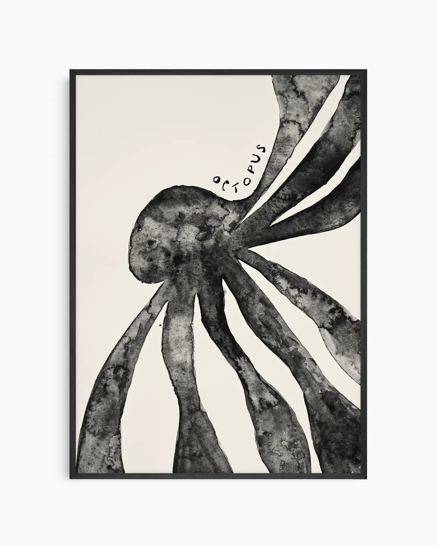 Barntavla med akvarellmålning av en svart bläckfisk med texten “Octopus”, inramad i svart träram. En stilren och konstnärlig väggdekoration för barnrummet.