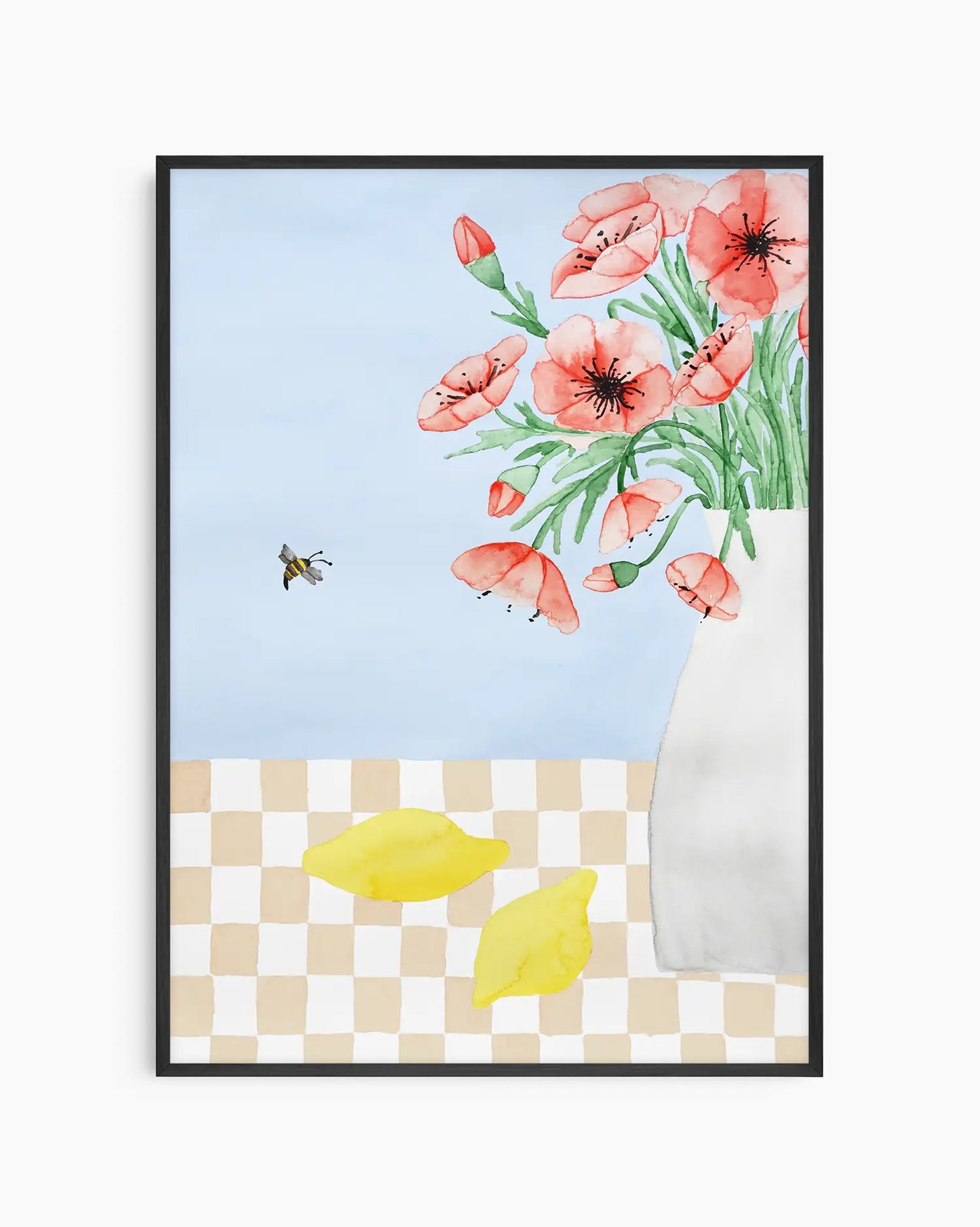 Barntavla med akvarellmålade vallmoblommor i vas, en surrande bi och tre gula citroner på rutigt bord, inramad i svart träram. En mjuk och färgglad väggdekoration för barnrummet.