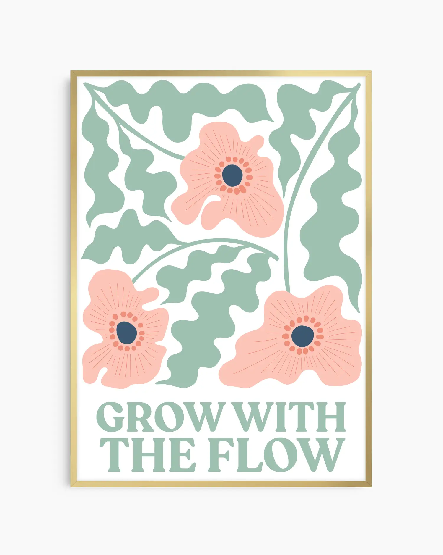 Barntavla med grafisk illustration av rosa blommor, gröna blad och text “Grow With The Flow”, inramad i guld aluminiumram. En elegant och färgstark väggdekoration.