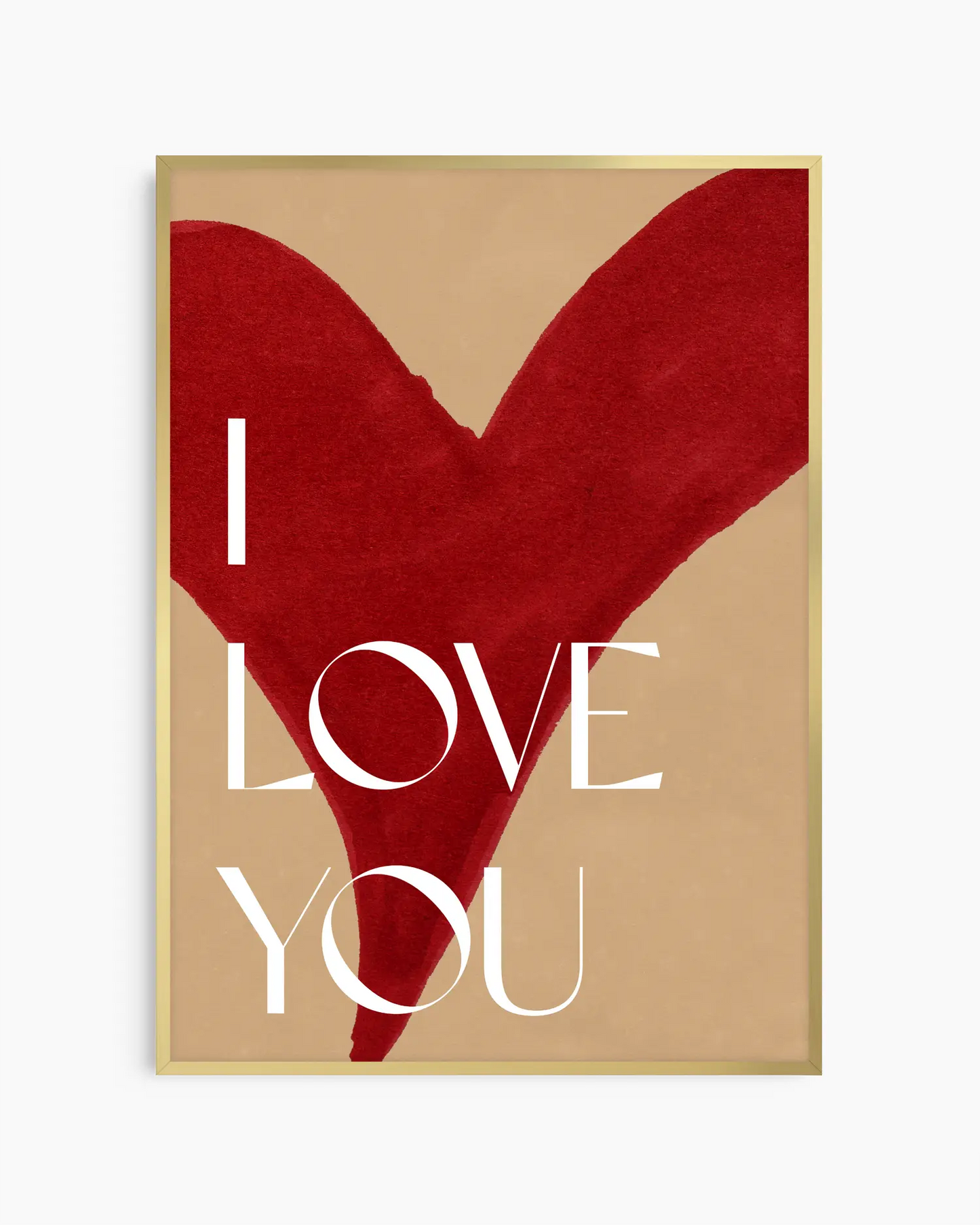 Barntavla med texten "I Love You" i vit text på beige bakgrund med ett rött handmålat hjärta, inramad i guld aluminiumram. En elegant och varm väggdekoration.