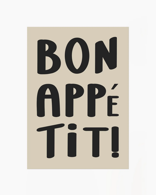 Barntavla med texten "Bon appétit!" i svart mot beige bakgrund. En grafisk och humoristisk barnrumstavla som tillför både stil och personlighet till rummet.