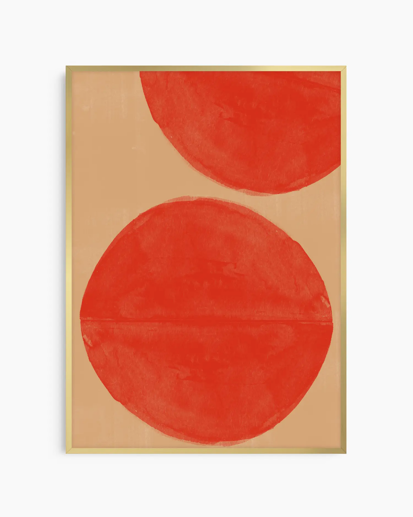 Minimalistisk barntavla med två målade röda cirklar på beige bakgrund, inramad i guld aluminiumram. En lekfull men sofistikerad detalj som tillför värme och form till rummet.