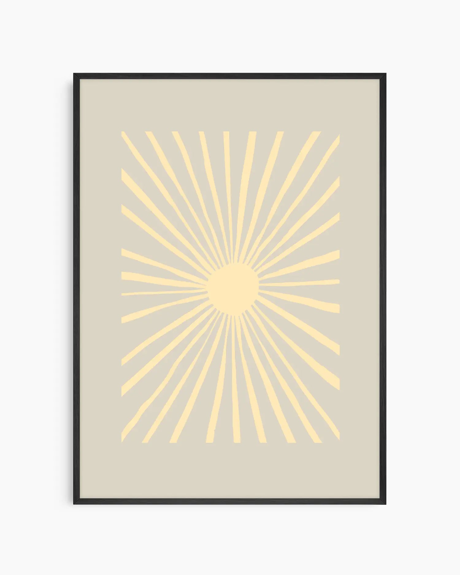 Barntavla med stiliserad sol och mjuka strålar i beige och ljusgula toner, inramad i svart träram.