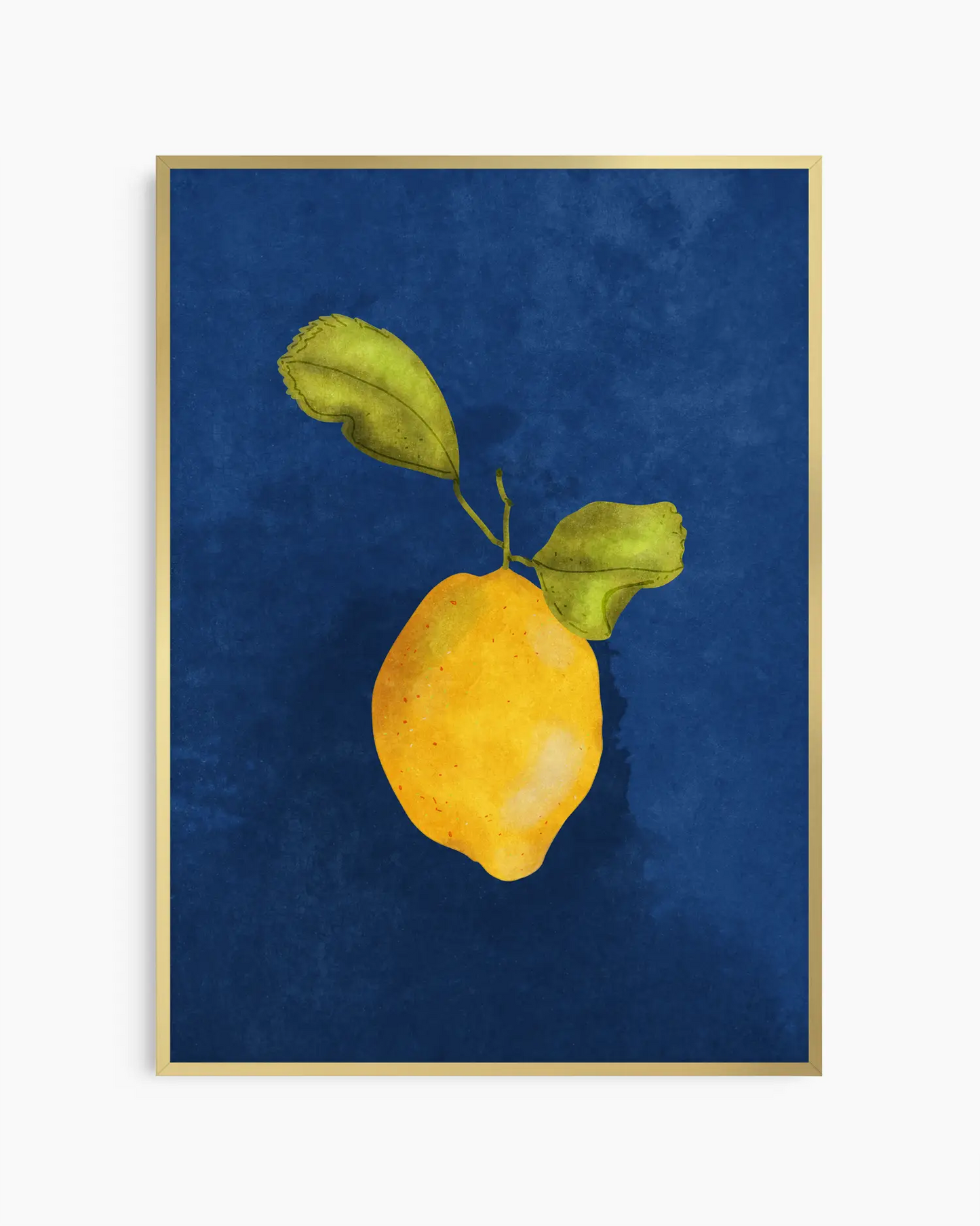 Barntavla med målad citron och blad mot blå bakgrund, inramad i guld aluminiumram. En modern och livfull barnrumstavla med fruktmotiv.