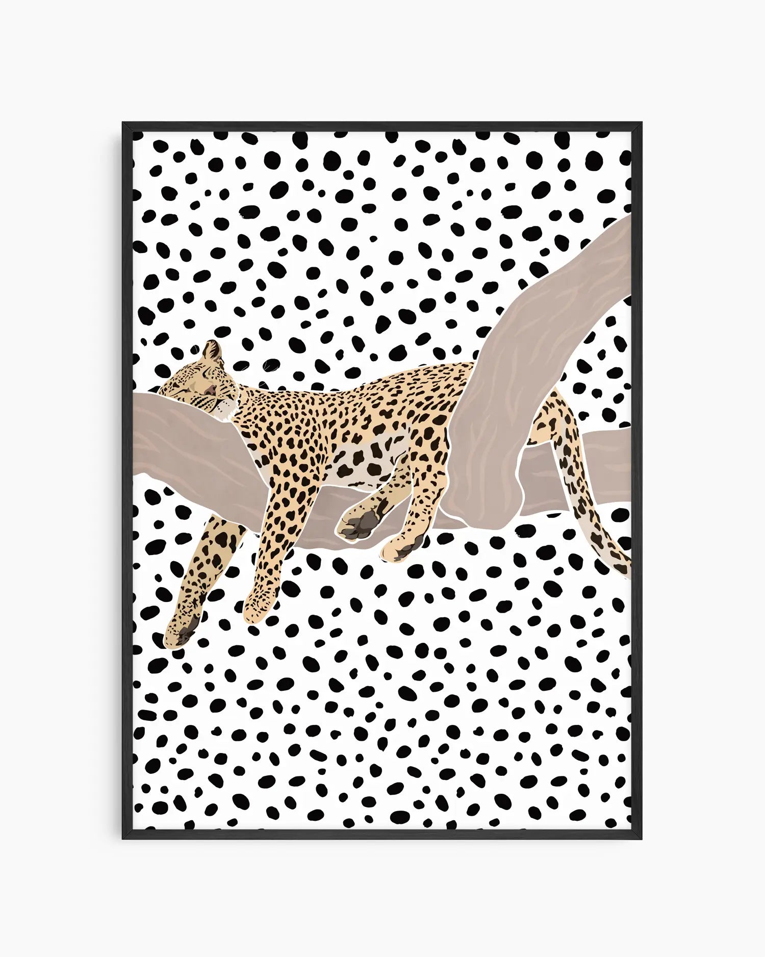 Barntavla med en vilande leopard på en trädgren mot prickigt mönster, inramad i svart träram som ger ett modernt och tydligt uttryck.