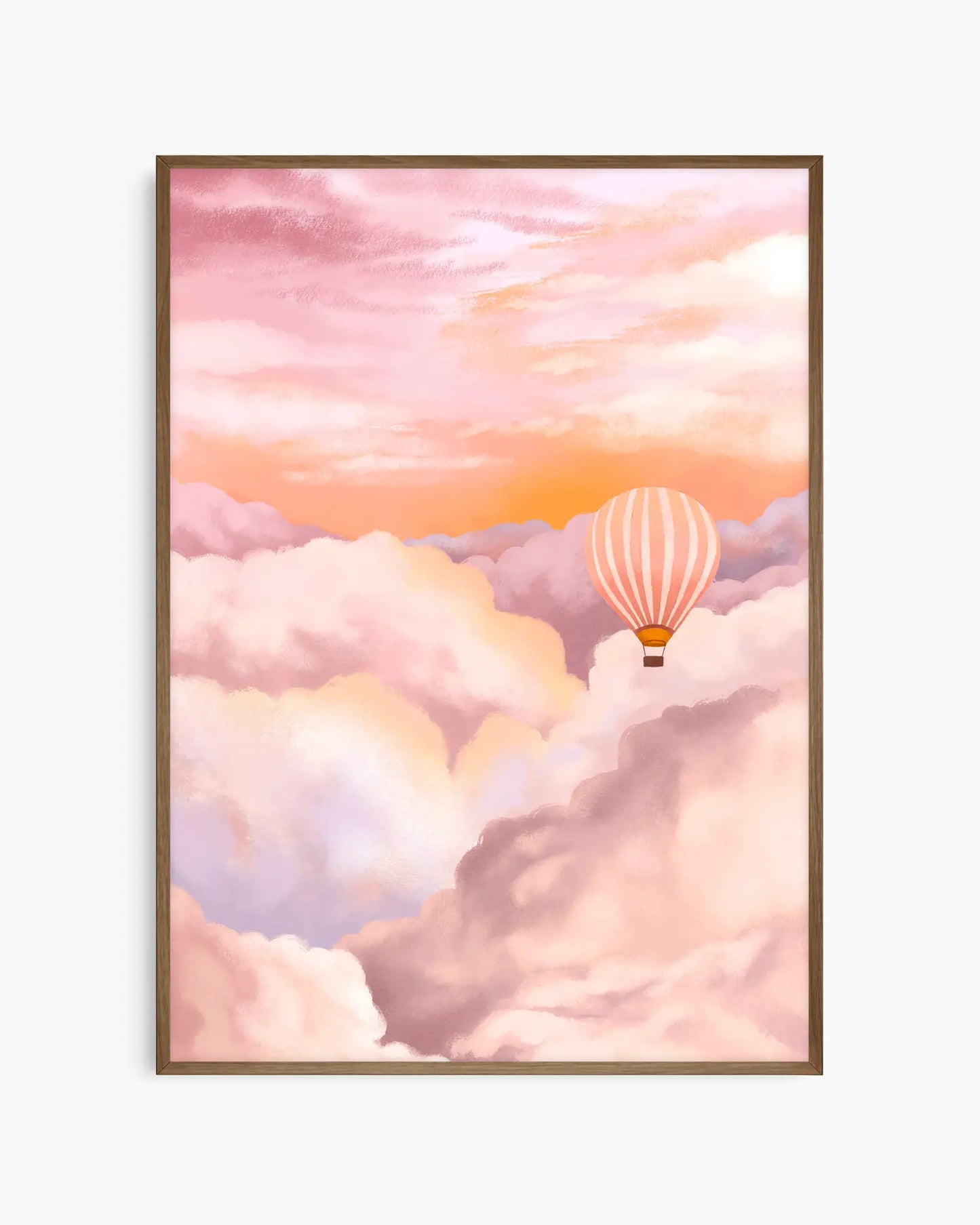 Barntavla med illustration av en randig luftballong bland fluffiga moln i pastelltoner, inramad i mörk ekram.