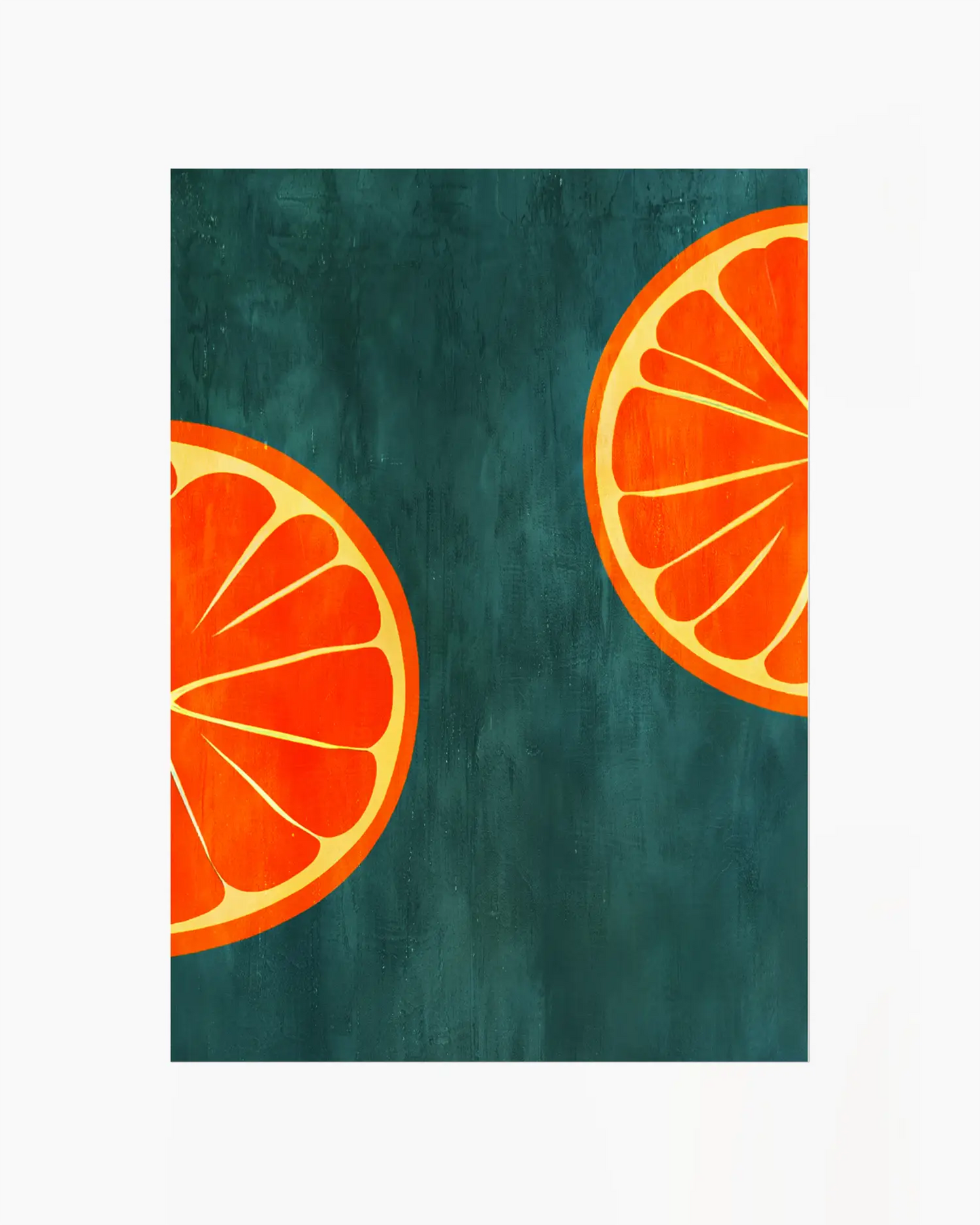 Barntavla med illustrerade apelsinskivor i orange toner mot mörkgrön bakgrund, tryckt utan ram. En grafisk och färgstark barnrumstavla med modern känsla.