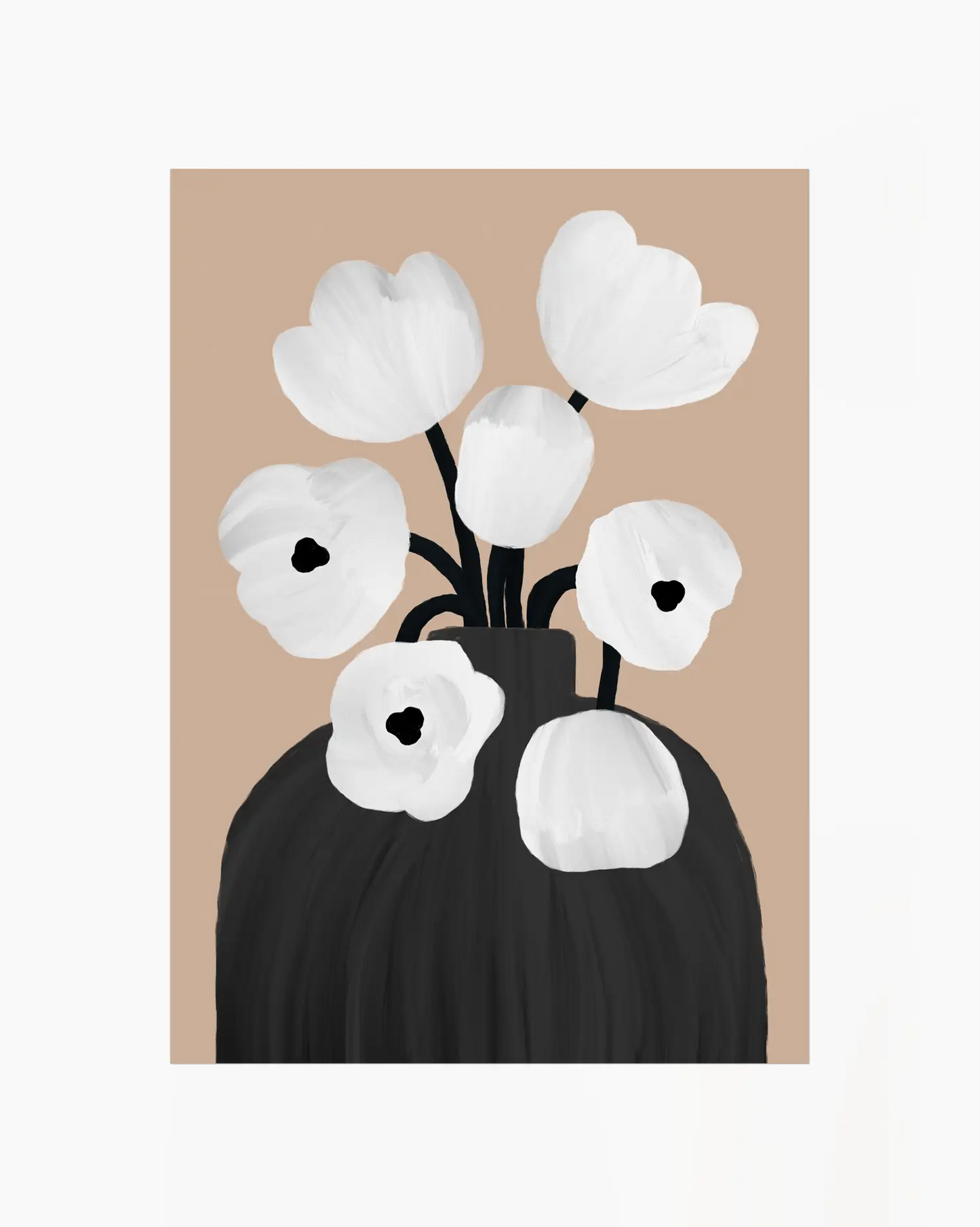 Barntavla med vita blommor i svart vas på beige bakgrund, utan ram. En minimalistisk och harmonisk barnrumstavla med mjuka former och dämpade toner.