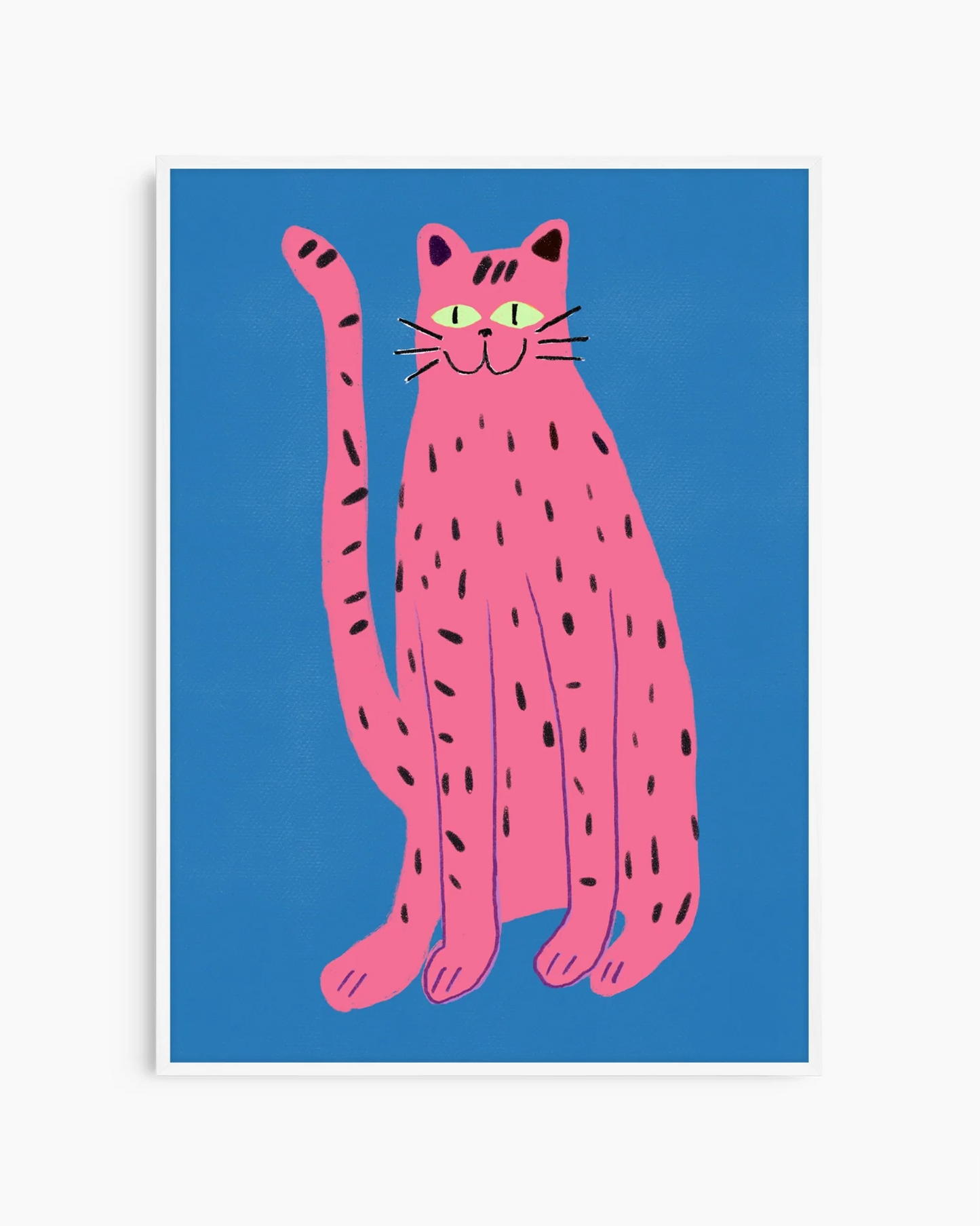Barntavla med rosa katt på blå bakgrund, inramad i vit träram som framhäver de klara färgerna och den lekfulla stilen.