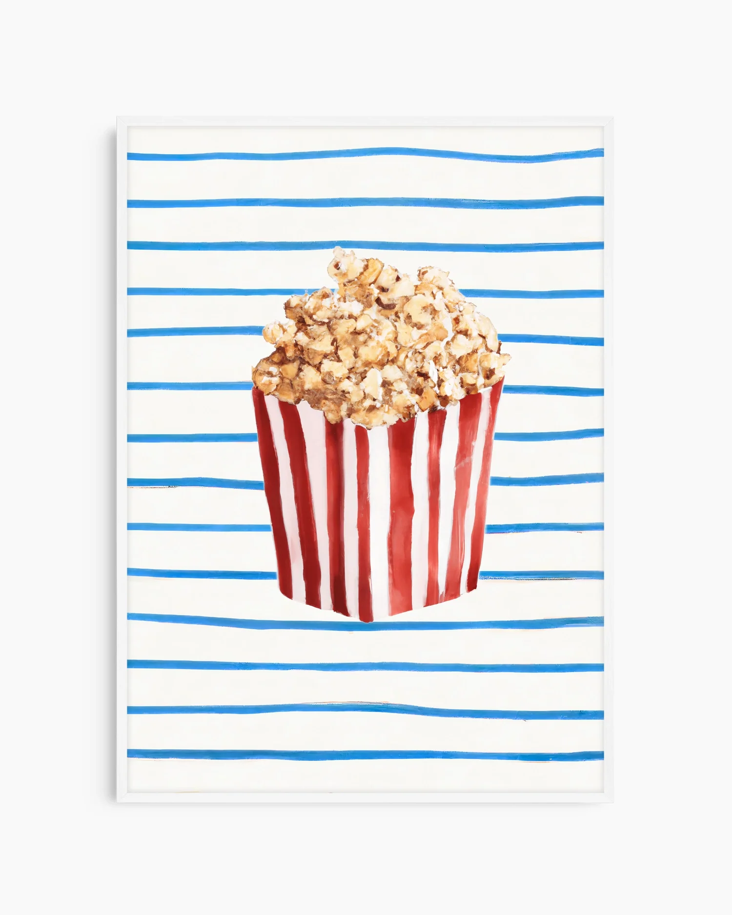 Barntavla med illustration av popcorn i randig rödvit bägare mot blåvitrandig bakgrund, inramad i vit träram. En ljus och glad poster som passar perfekt i barnrummet.