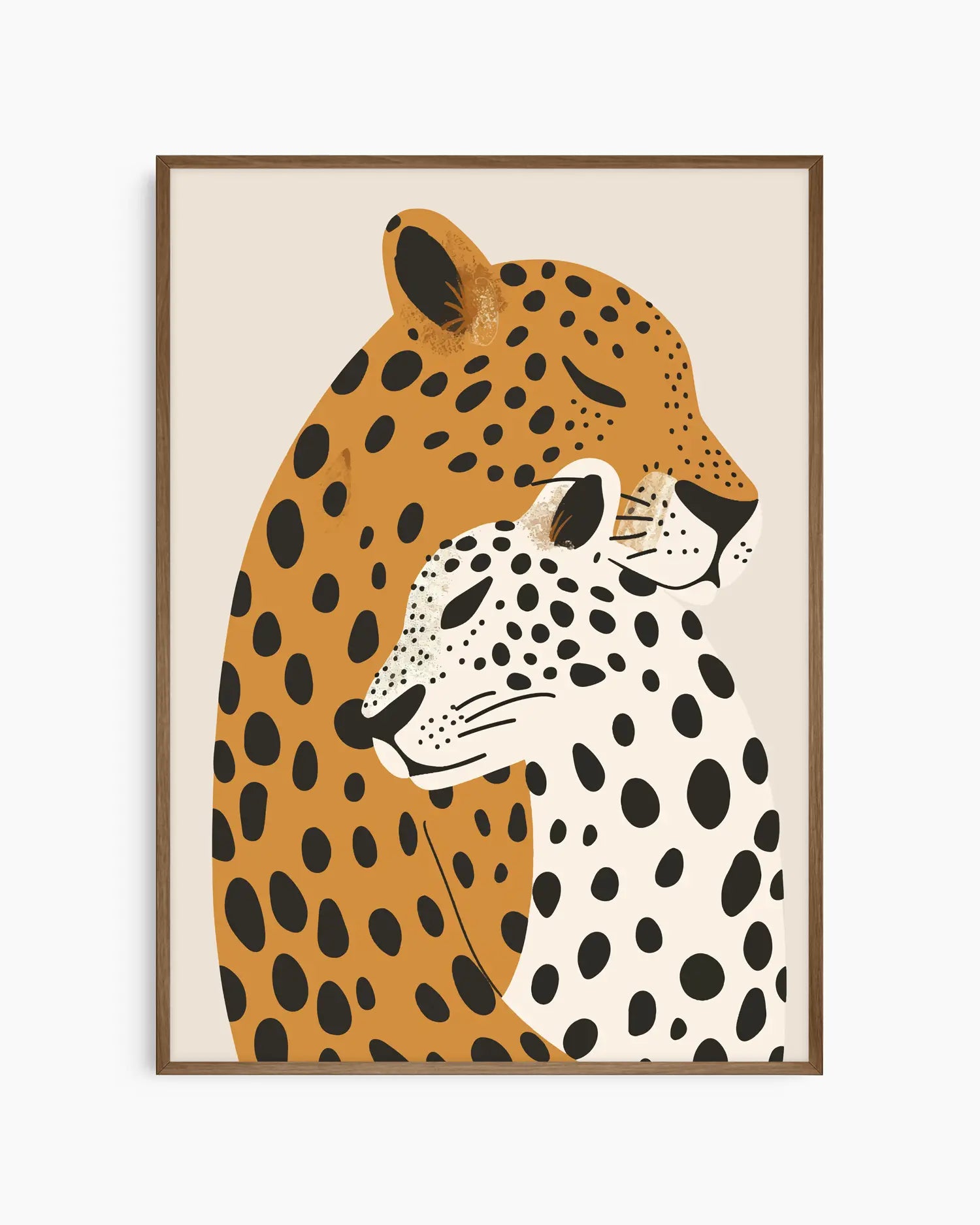Illustration av två leoparder i kärleksfull omfamning, inramad i mörk ek. En elegant kontrast som lyfter de dova nyanserna i motivet.