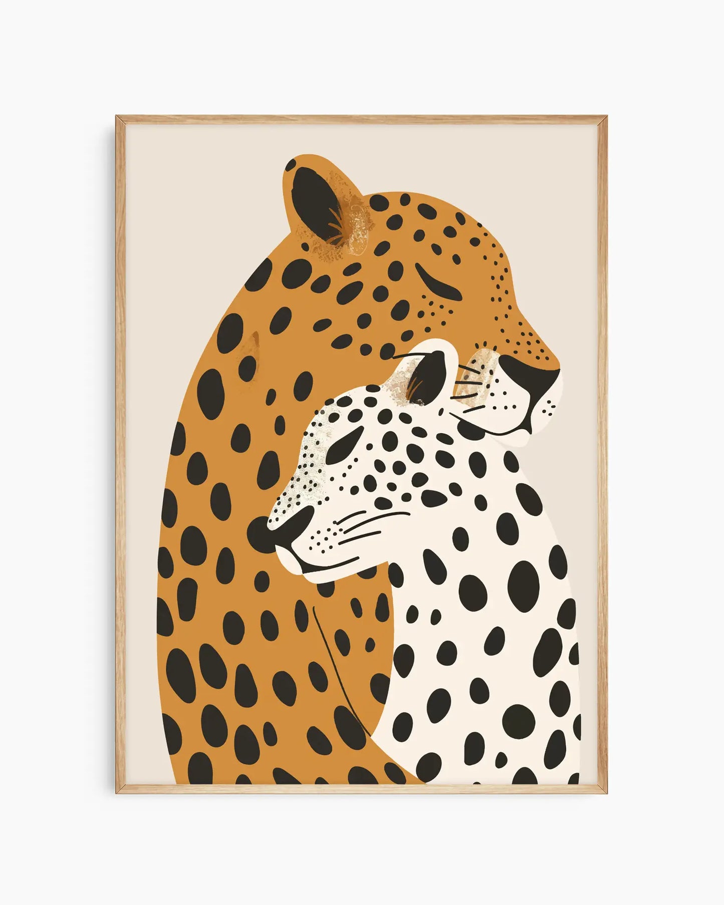 Barntavla med två leoparder, inramad i ekram. Den naturliga ramen framhäver de varma tonerna och gör tavlan till ett mjukt, harmoniskt inslag i barnrummet.
