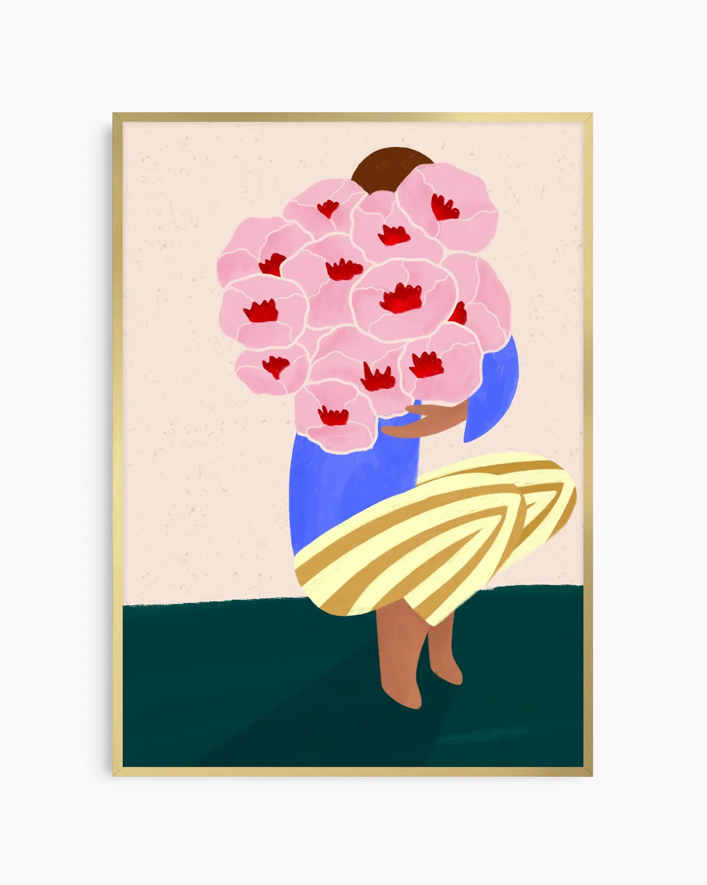 Barnrumstavla med illustration av person som håller en stor bukett rosa blommor, inramad i guld aluminiumram. En elegant och mjuk väggdetalj.