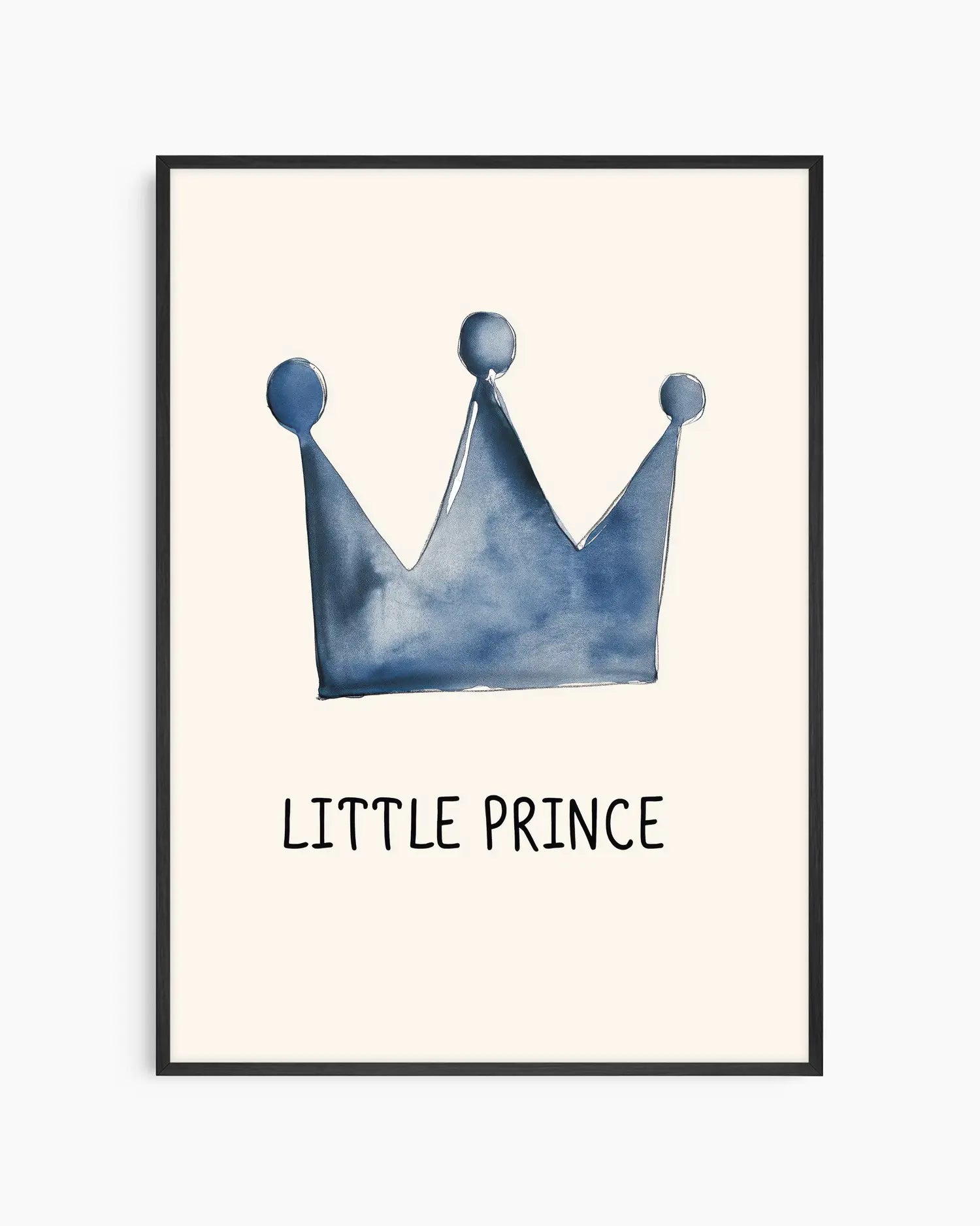Barntavla med en blå akvarellkrona och texten "Little Prince", inramad i svart träram för ett stilrent och modernt uttryck.