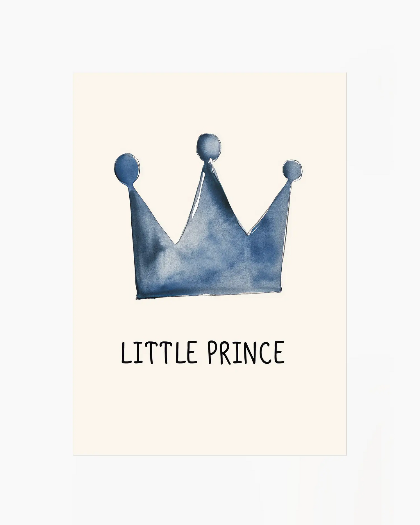 Barnrumstavla med en blå akvarellkrona och texten "Little Prince", ett fint motiv som passar perfekt till ett litet barns rum.