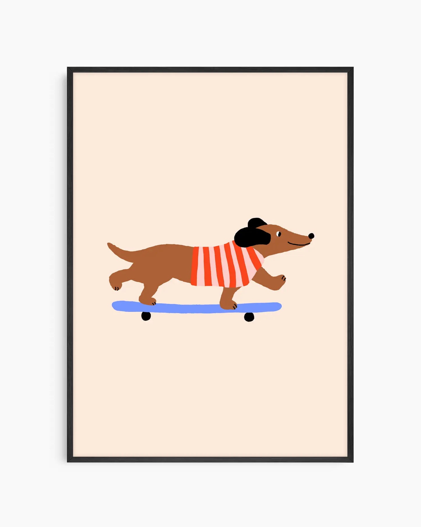 Barntavla med en lekfull tax på skateboard, inramad i svart träram mot ljus beige bakgrund.