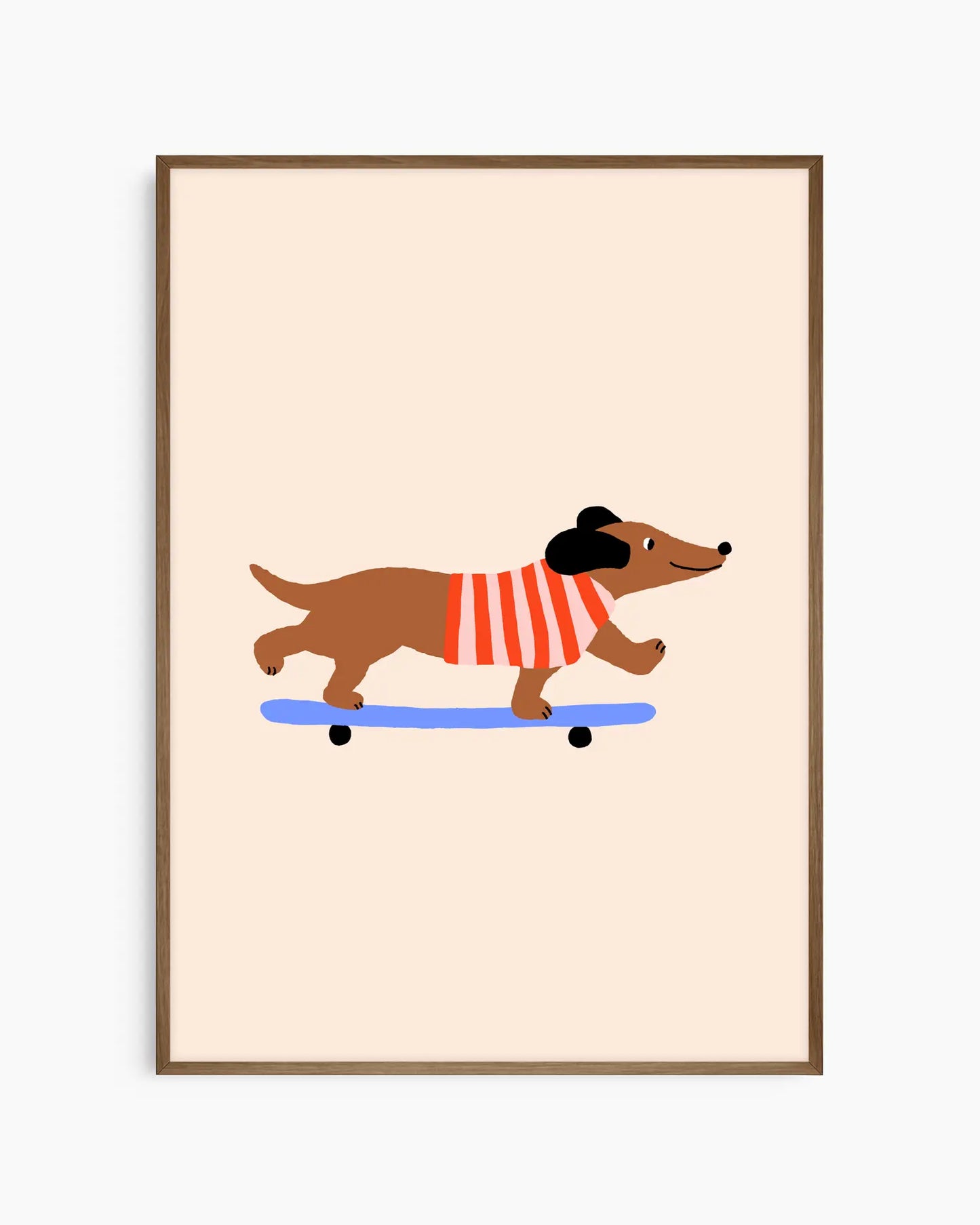 Barnrumstavla med en rullande tax på skateboard, inramad i mörk ekram för ett varmt och charmigt uttryck.