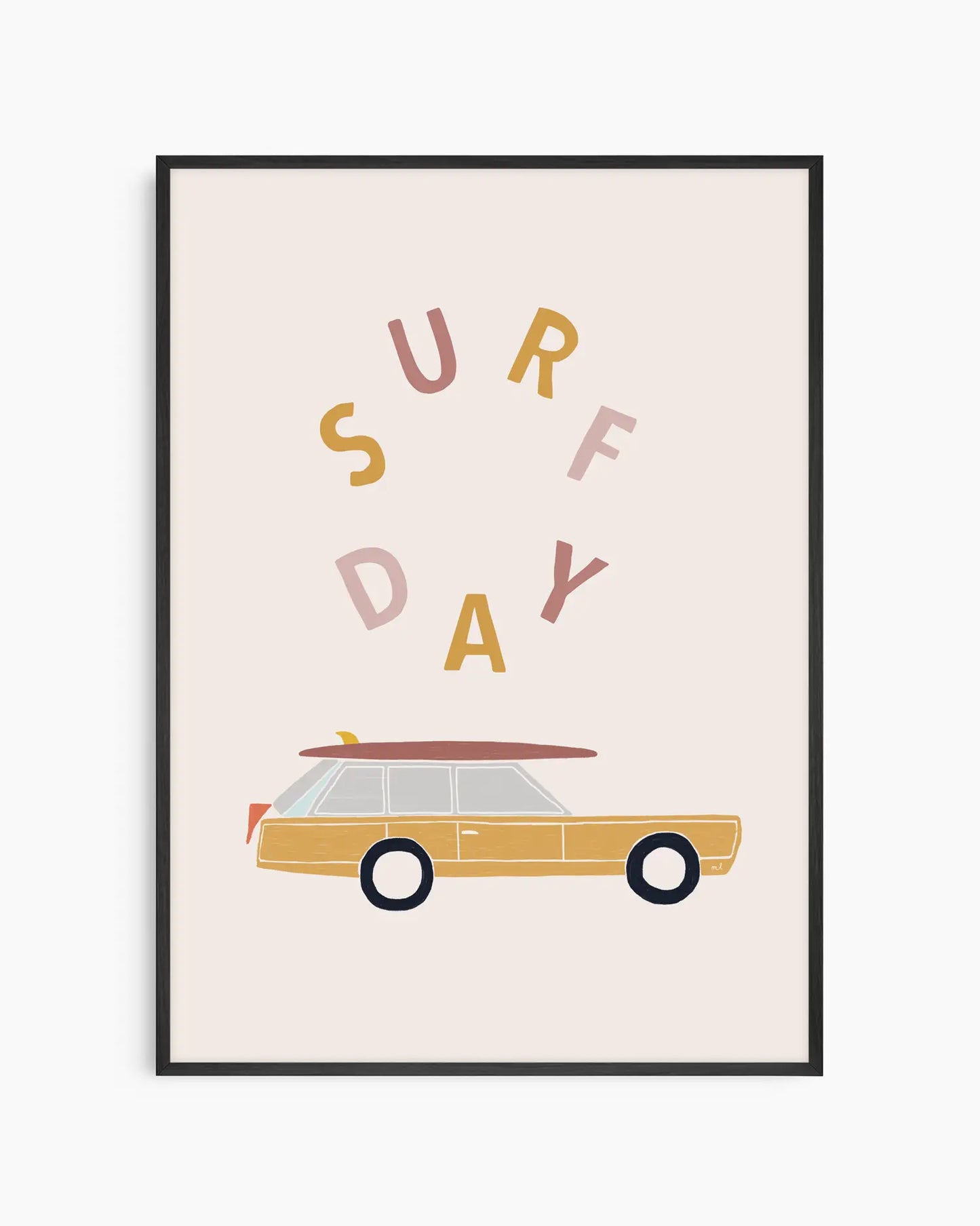 Barntavla med bilen och texten "SURF DAY" i mjuka pasteller, inramad i svart träram.