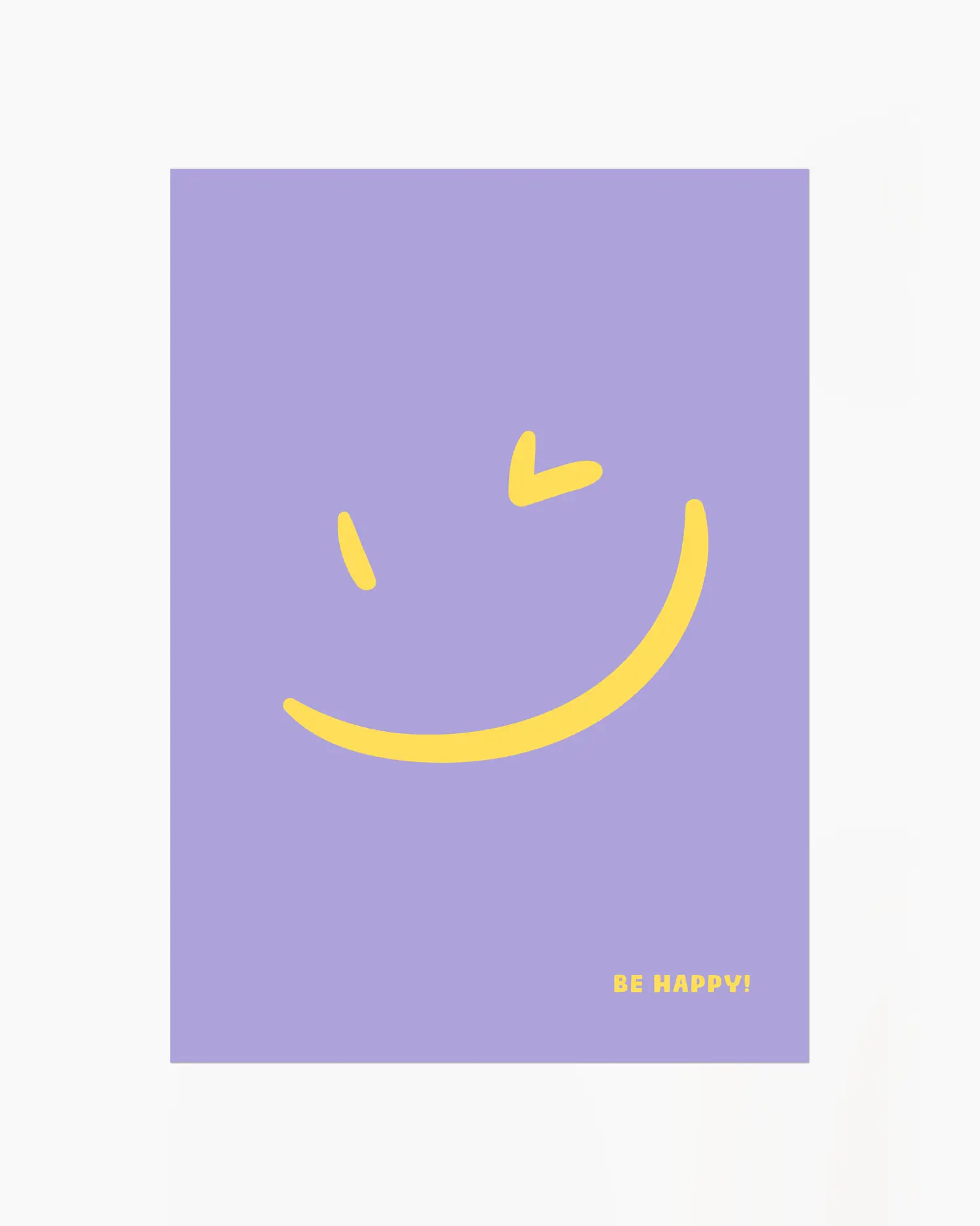 Barntavla med texten "BE HAPPY!" och gult smiley-ansikte på lila bakgrund. En färgglad och optimistisk design som gör varje vägg gladare.