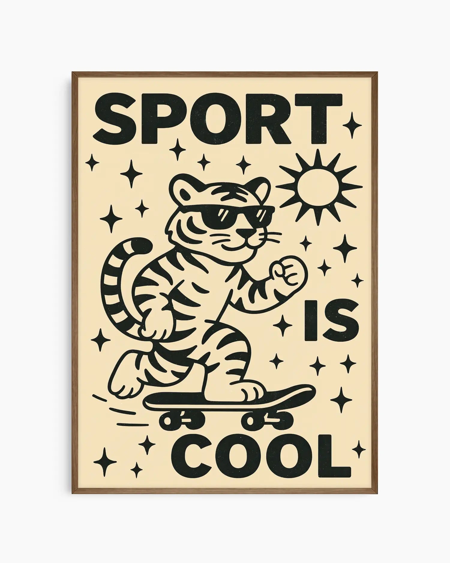 Barnrumstavla med cool tiger på skateboard i svartvitt uttryck, stilren väggkonst som peppar barn att våga vara aktiva.