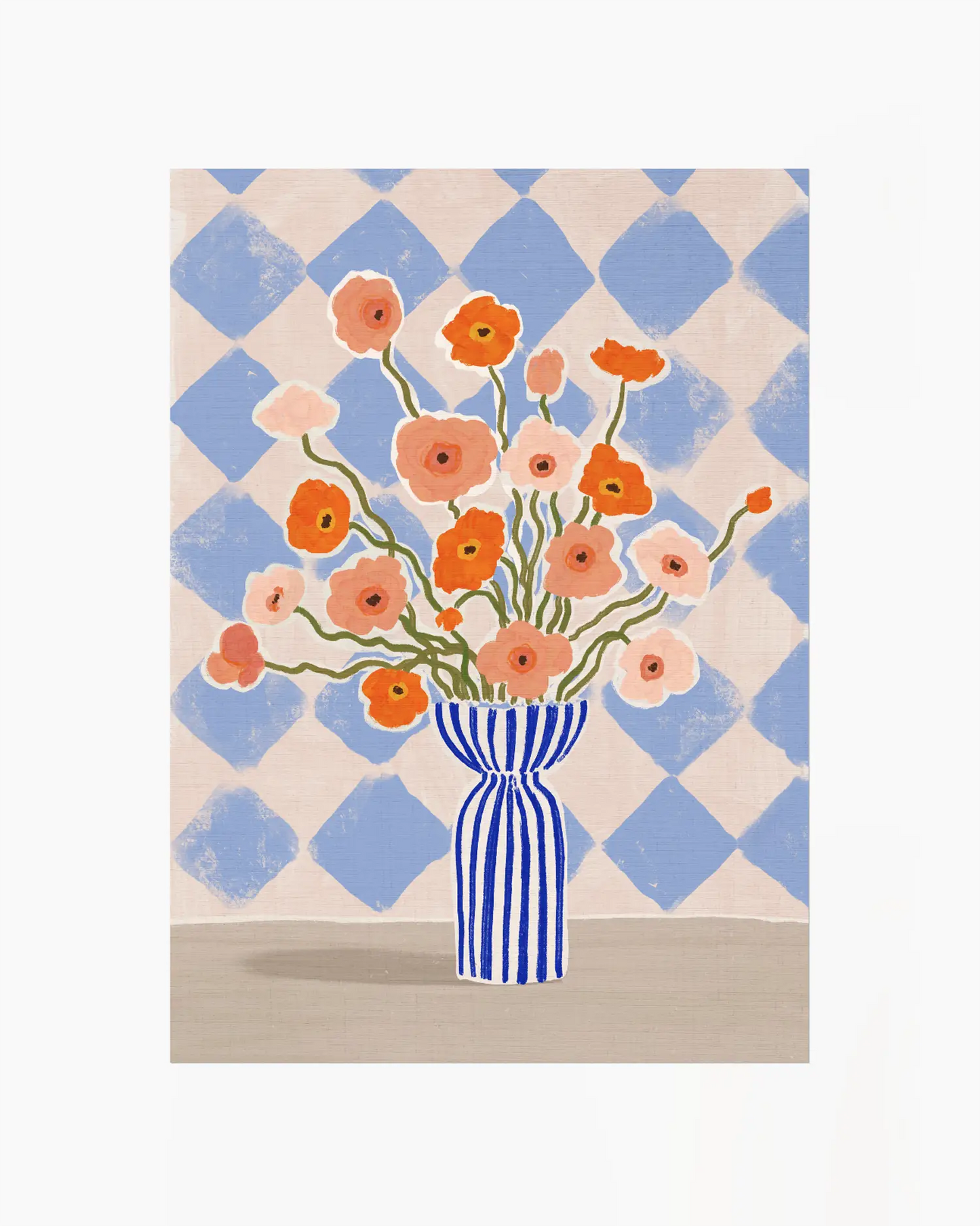 Barnrumstavla med en vackert mönstrad vas och livfulla blommor mot ett mjukt blå-rutigt mönster. Perfekt som väggkonst för den som vill skapa en lekfull men ändå lugn känsla i rummet.