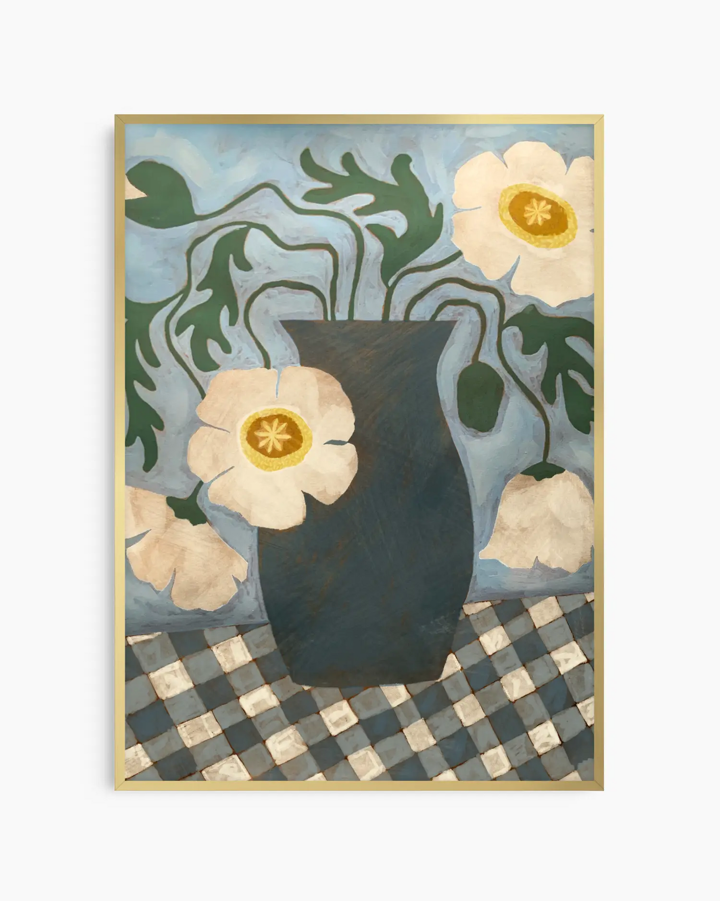 Inramad barntavla med blå vas och vita blommor mot mönstrad bordsyta i guld aluminiumram.