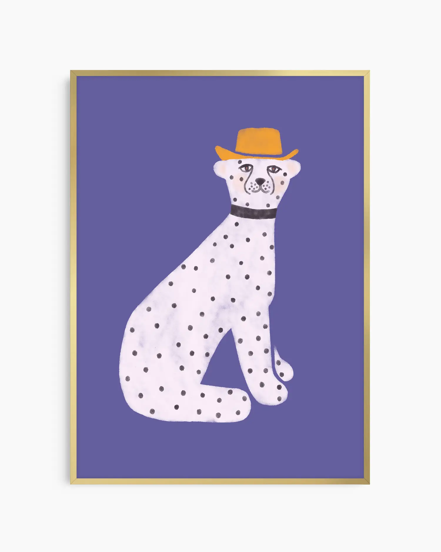 Inramad barnrumstavla med en prickig hund i gul hatt mot lila bakgrund i guld aluminiumram.