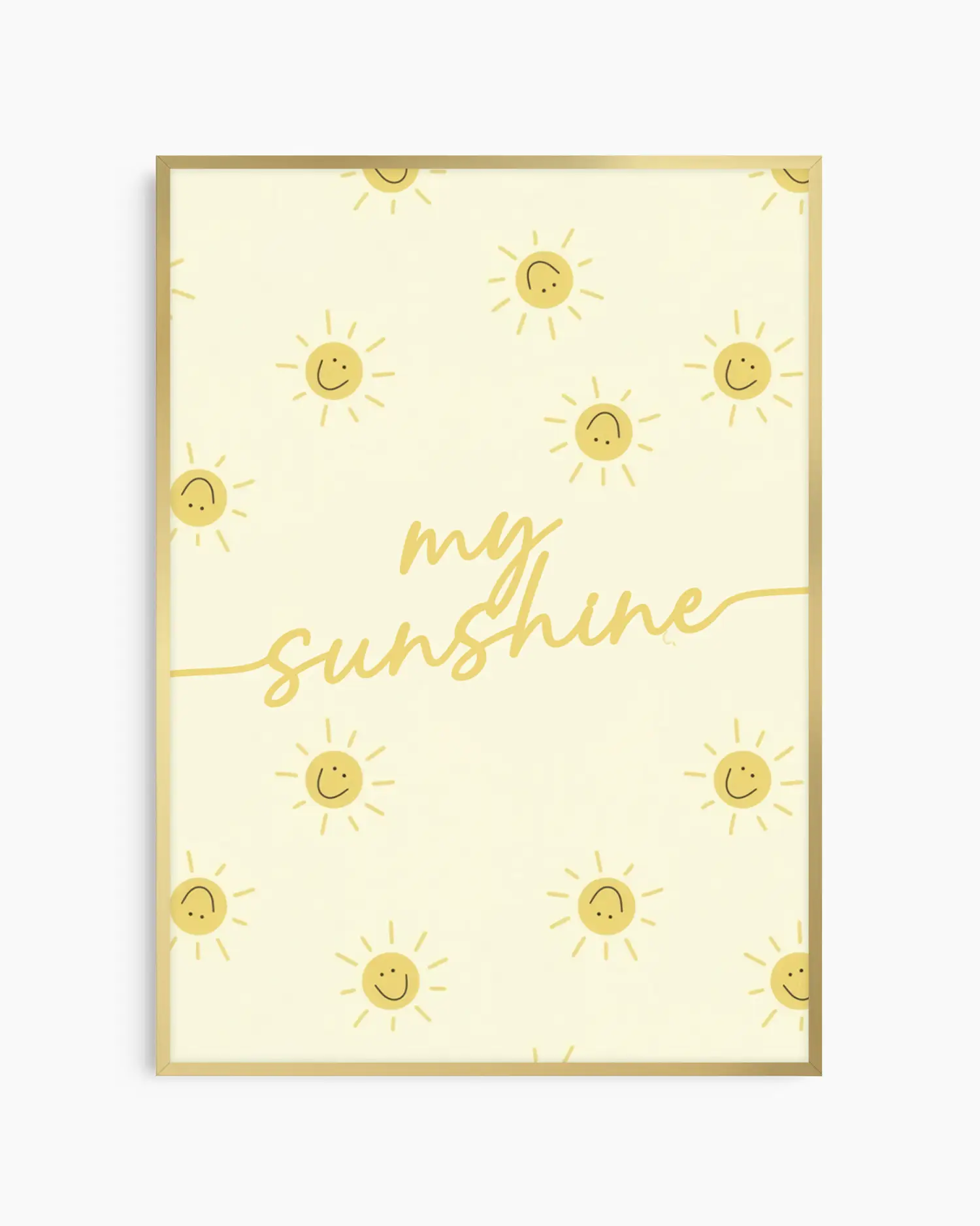 Barntavla med upprepade soldetaljer och dekorativ text "my sunshine" på ljusgul botten, inramad i guld aluminiumram.