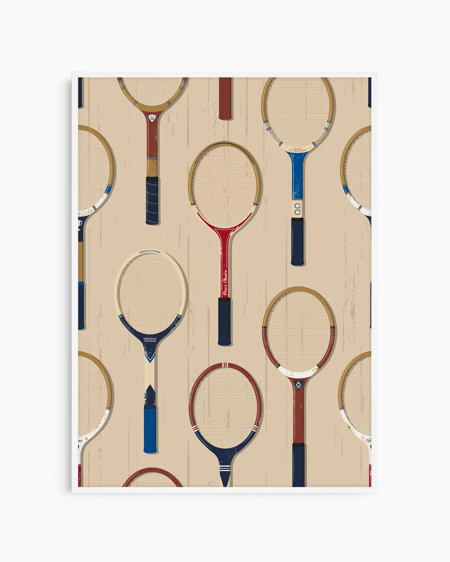 Barntavla med detaljerade tennisracketillustrationer i blått, rött och brunt på ljus bakgrund, inramad i vit träram. En ljus och lekfull väggdekoration.