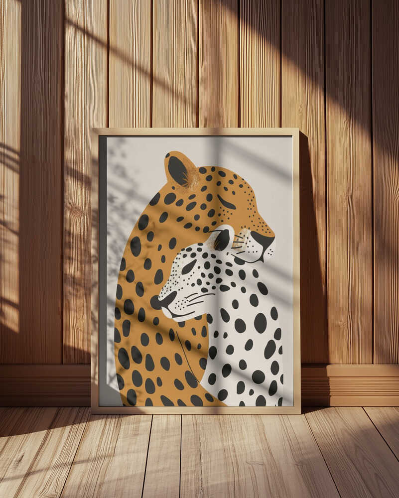 Barntavla med leoparder, lutad mot en vägg med träpanel. Ljuset och skuggorna skapar en naturlig känsla som passar den varma, omfamnande illustrationen.