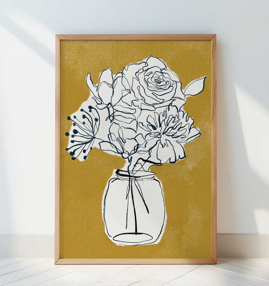 Inramad barntavla med tecknade blommor i vas mot ockragul bakgrund lutad mot en vit vägg.